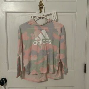 Children’s adidas print hoodie 🩷